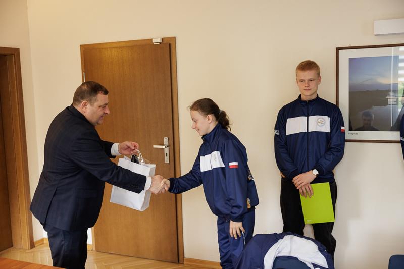Lubuscy mistrzowie karate z wizytą w Urzędzie Marszałkowskim