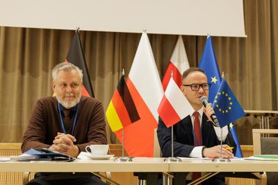 Zespoły zajęły się projektem komunikatu z okazji 25-lecia oświadczenia o współpracy Lubuskiego i Brandenburgii. 12 czerwca 2025 r. w Poczdamie podpiszą go marszałek województwa lubuskiego Marcin Jabłoński i premier Brandenburgii Dietmar Woidke.