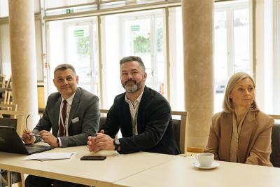 Zespoły zajęły się projektem komunikatu z okazji 25-lecia oświadczenia o współpracy Lubuskiego i Brandenburgii. 12 czerwca 2025 r. w Poczdamie podpiszą go marszałek województwa lubuskiego Marcin Jabłoński i premier Brandenburgii Dietmar Woidke.