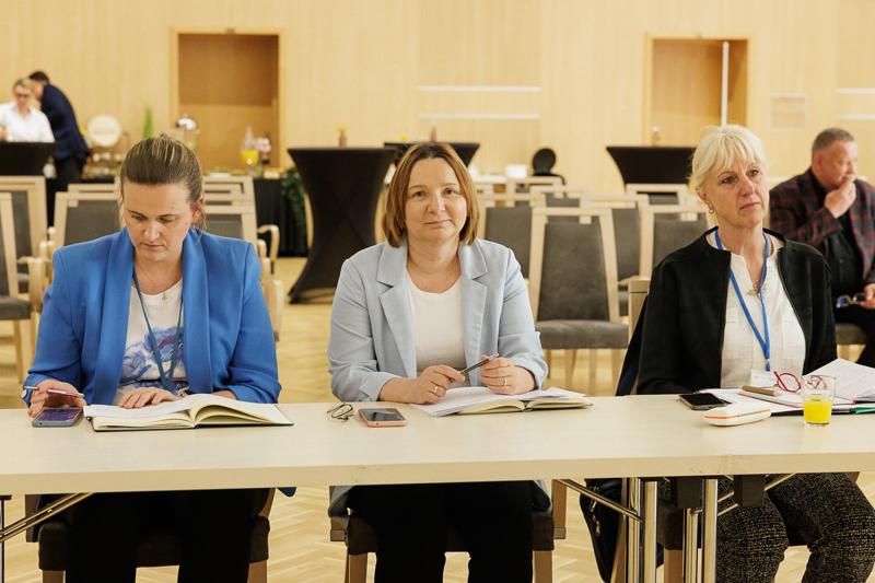 Zespoły zajęły się projektem komunikatu z okazji 25-lecia oświadczenia o współpracy Lubuskiego i Brandenburgii. 12 czerwca 2025 r. w Poczdamie podpiszą go marszałek województwa lubuskiego Marcin Jabłoński i premier Brandenburgii Dietmar Woidke.