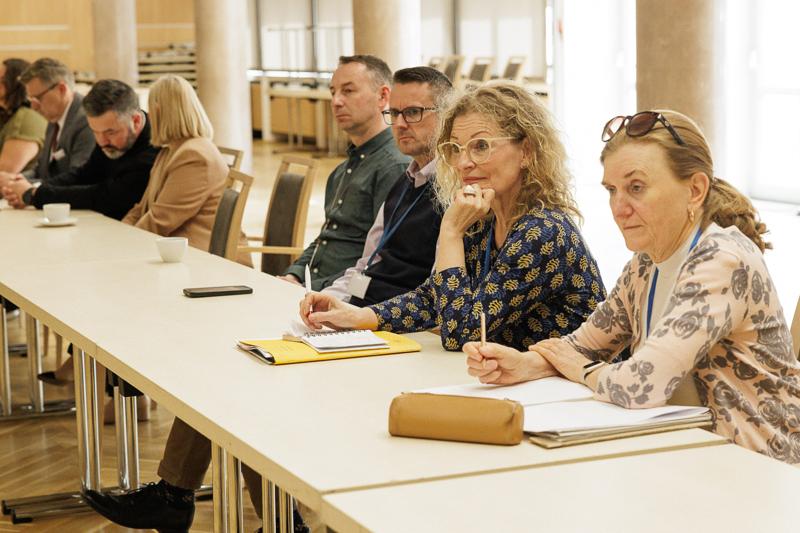 Zespoły zajęły się projektem komunikatu z okazji 25-lecia oświadczenia o współpracy Lubuskiego i Brandenburgii. 12 czerwca 2025 r. w Poczdamie podpiszą go marszałek województwa lubuskiego Marcin Jabłoński i premier Brandenburgii Dietmar Woidke.