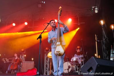 Koncert Ani Karwan podczas otwarcia V Festiwalu Otwartych Piwnic i Winnic w Zielonej Górze