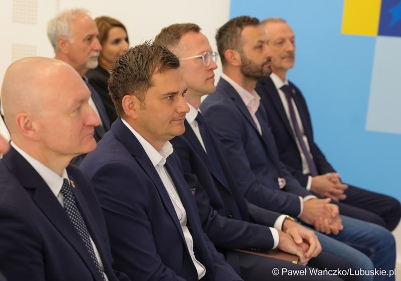5 maja 2025 r. w Dobiegniewie podpisano porozumienie z samorządami tworzącymi Partnerstwo Północ Województwa Lubuskiego Zawsze Razem