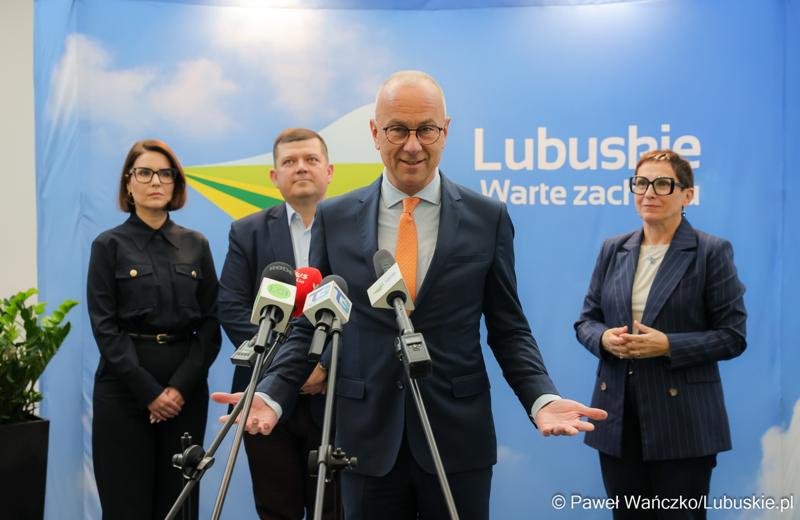 Uczestnicy konferencji prasowej zapowiadającej Święto Województwa Lubuskiego w Gorzowie Wlkp.