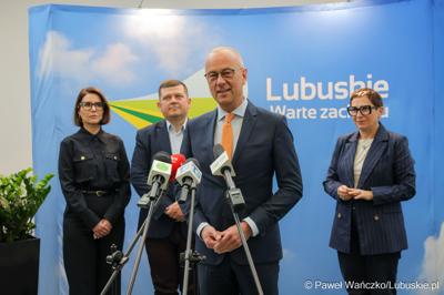 Uczestnicy konferencji prasowej zapowiadającej Święto Województwa Lubuskiego w Gorzowie Wlkp.