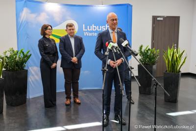 Uczestnicy konferencji prasowej zapowiadającej Święto Województwa Lubuskiego w Gorzowie Wlkp.