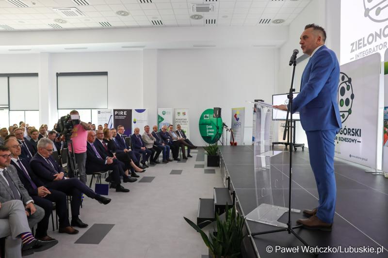 6 maja 2025 r. w Parku Technologii Kosmicznych w Zielonej Górze-Nowym Kisielinie został powołany do życia Zielonogórski Integrator Biznesowy – platforma współpracy między miastem a przedsiębiorcami i środowiskiem naukowym.