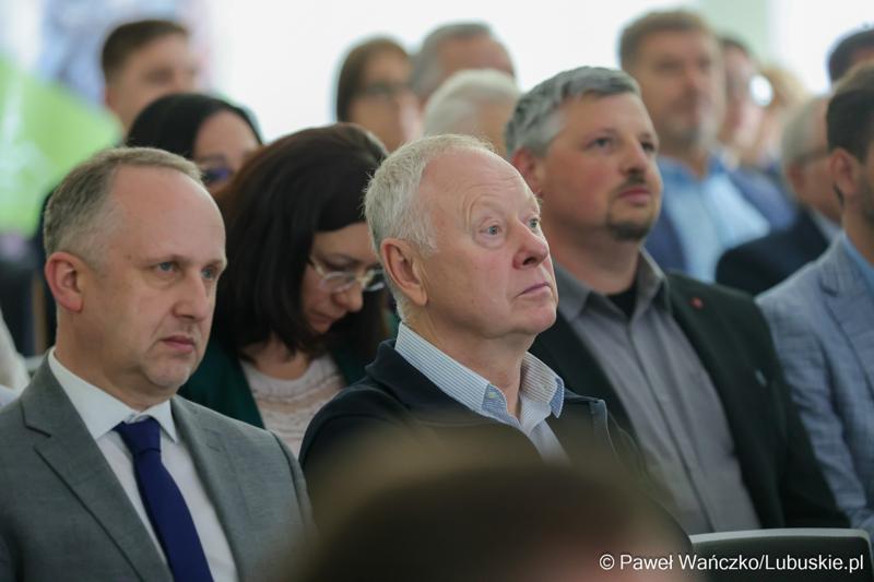 6 maja 2025 r. w Parku Technologii Kosmicznych w Zielonej Górze-Nowym Kisielinie został powołany do życia Zielonogórski Integrator Biznesowy – platforma współpracy między miastem a przedsiębiorcami i środowiskiem naukowym.