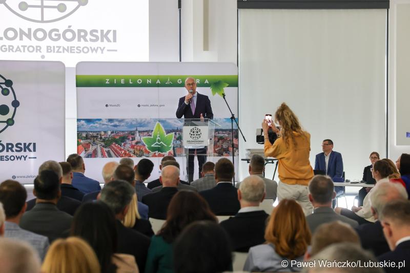 6 maja 2025 r. w Parku Technologii Kosmicznych w Zielonej Górze-Nowym Kisielinie został powołany do życia Zielonogórski Integrator Biznesowy – platforma współpracy między miastem a przedsiębiorcami i środowiskiem naukowym.