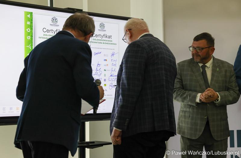 6 maja 2025 r. w Parku Technologii Kosmicznych w Zielonej Górze-Nowym Kisielinie został powołany do życia Zielonogórski Integrator Biznesowy – platforma współpracy między miastem a przedsiębiorcami i środowiskiem naukowym.