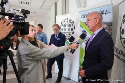 6 maja 2025 r. w Parku Technologii Kosmicznych w Zielonej Górze-Nowym Kisielinie został powołany do życia Zielonogórski Integrator Biznesowy – platforma współpracy między miastem a przedsiębiorcami i środowiskiem naukowym.
