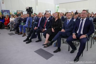 6 maja 2025 r. w Parku Technologii Kosmicznych w Zielonej Górze-Nowym Kisielinie został powołany do życia Zielonogórski Integrator Biznesowy – platforma współpracy między miastem a przedsiębiorcami i środowiskiem naukowym.
