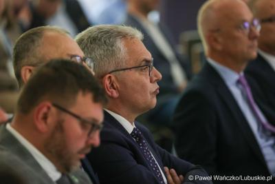 6 maja 2025 r. w Parku Technologii Kosmicznych w Zielonej Górze-Nowym Kisielinie został powołany do życia Zielonogórski Integrator Biznesowy – platforma współpracy między miastem a przedsiębiorcami i środowiskiem naukowym.
