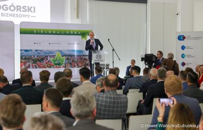 6 maja 2025 r. w Parku Technologii Kosmicznych w Zielonej Górze-Nowym Kisielinie został powołany do życia Zielonogórski Integrator Biznesowy – platforma współpracy między miastem a przedsiębiorcami i środowiskiem naukowym.
