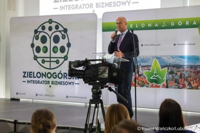 6 maja 2025 r. w Parku Technologii Kosmicznych w Zielonej Górze-Nowym Kisielinie został powołany do życia Zielonogórski Integrator Biznesowy – platforma współpracy między miastem a przedsiębiorcami i środowiskiem naukowym.

