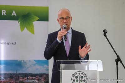 6 maja 2025 r. w Parku Technologii Kosmicznych w Zielonej Górze-Nowym Kisielinie został powołany do życia Zielonogórski Integrator Biznesowy – platforma współpracy między miastem a przedsiębiorcami i środowiskiem naukowym.
