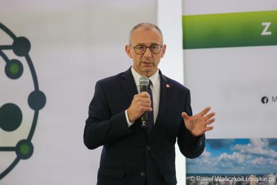 6 maja 2025 r. w Parku Technologii Kosmicznych w Zielonej Górze-Nowym Kisielinie został powołany do życia Zielonogórski Integrator Biznesowy – platforma współpracy między miastem a przedsiębiorcami i środowiskiem naukowym.
