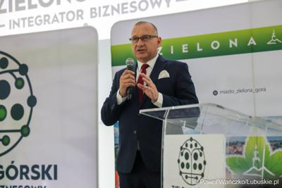 6 maja 2025 r. w Parku Technologii Kosmicznych w Zielonej Górze-Nowym Kisielinie został powołany do życia Zielonogórski Integrator Biznesowy – platforma współpracy między miastem a przedsiębiorcami i środowiskiem naukowym.
