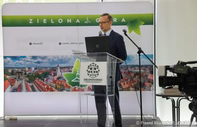 6 maja 2025 r. w Parku Technologii Kosmicznych w Zielonej Górze-Nowym Kisielinie został powołany do życia Zielonogórski Integrator Biznesowy – platforma współpracy między miastem a przedsiębiorcami i środowiskiem naukowym.
