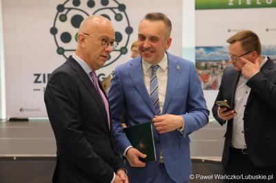 6 maja 2025 r. w Parku Technologii Kosmicznych w Zielonej Górze-Nowym Kisielinie został powołany do życia Zielonogórski Integrator Biznesowy – platforma współpracy między miastem a przedsiębiorcami i środowiskiem naukowym.
