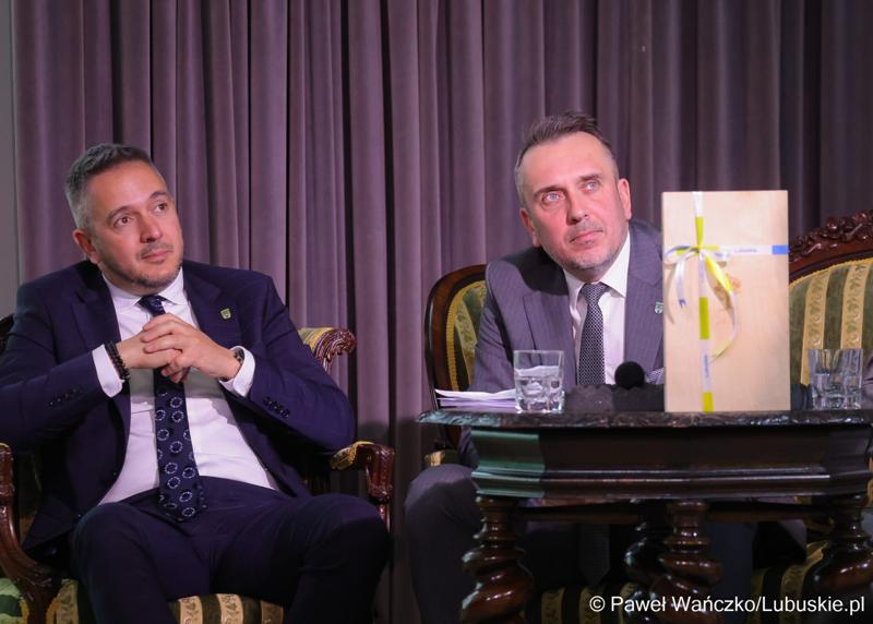 7 maja 2025 r., rok po objęciu stanowiska prezydenta Zielonej Góry, Marcin Pabierowski przedstawił informacje nt. realizacji planów związanych z miastem. W wydarzeniu uczestniczyli wicemarszałkowie województwa – Sebastian Ciemnoczołowski i Grzegorz Potęga.