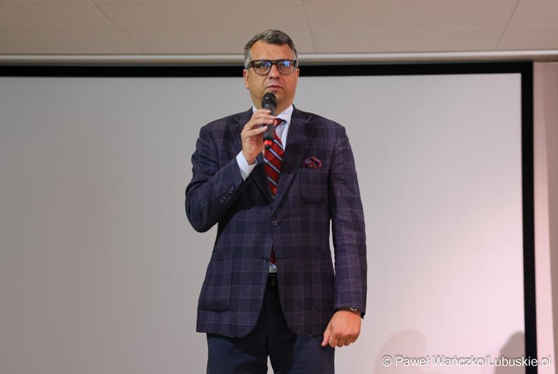 7 maja 2025 r., rok po objęciu stanowiska prezydenta Zielonej Góry, Marcin Pabierowski przedstawił informacje nt. realizacji planów związanych z miastem. W wydarzeniu uczestniczyli wicemarszałkowie województwa – Sebastian Ciemnoczołowski i Grzegorz Potęga.