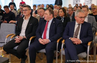 7 maja 2025 r., rok po objęciu stanowiska prezydenta Zielonej Góry, Marcin Pabierowski przedstawił informacje nt. realizacji planów związanych z miastem. W wydarzeniu uczestniczyli wicemarszałkowie województwa – Sebastian Ciemnoczołowski i Grzegorz Potęga.
