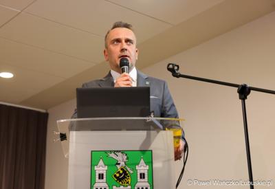 7 maja 2025 r., rok po objęciu stanowiska prezydenta Zielonej Góry, Marcin Pabierowski przedstawił informacje nt. realizacji planów związanych z miastem. W wydarzeniu uczestniczyli wicemarszałkowie województwa – Sebastian Ciemnoczołowski i Grzegorz Potęga.
