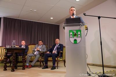 7 maja 2025 r., rok po objęciu stanowiska prezydenta Zielonej Góry, Marcin Pabierowski przedstawił informacje nt. realizacji planów związanych z miastem. W wydarzeniu uczestniczyli wicemarszałkowie województwa – Sebastian Ciemnoczołowski i Grzegorz Potęga.
