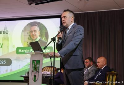 7 maja 2025 r., rok po objęciu stanowiska prezydenta Zielonej Góry, Marcin Pabierowski przedstawił informacje nt. realizacji planów związanych z miastem. W wydarzeniu uczestniczyli wicemarszałkowie województwa – Sebastian Ciemnoczołowski i Grzegorz Potęga.
