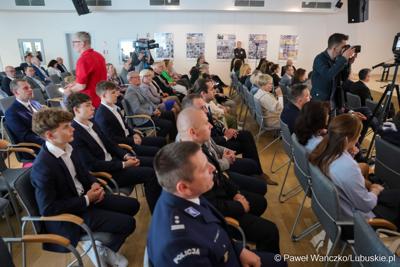 7 maja 2025 r., rok po objęciu stanowiska prezydenta Zielonej Góry, Marcin Pabierowski przedstawił informacje nt. realizacji planów związanych z miastem. W wydarzeniu uczestniczyli wicemarszałkowie województwa – Sebastian Ciemnoczołowski i Grzegorz Potęga.
