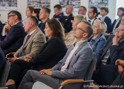 7 maja 2025 r., rok po objęciu stanowiska prezydenta Zielonej Góry, Marcin Pabierowski przedstawił informacje nt. realizacji planów związanych z miastem. W wydarzeniu uczestniczyli wicemarszałkowie województwa – Sebastian Ciemnoczołowski i Grzegorz Potęga.
