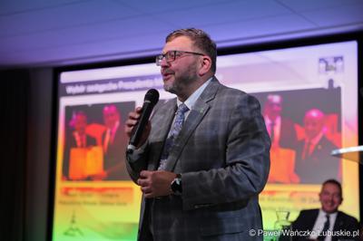 7 maja 2025 r., rok po objęciu stanowiska prezydenta Zielonej Góry, Marcin Pabierowski przedstawił informacje nt. realizacji planów związanych z miastem. W wydarzeniu uczestniczyli wicemarszałkowie województwa – Sebastian Ciemnoczołowski i Grzegorz Potęga.
