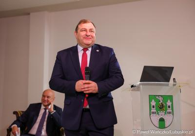 7 maja 2025 r., rok po objęciu stanowiska prezydenta Zielonej Góry, Marcin Pabierowski przedstawił informacje nt. realizacji planów związanych z miastem. W wydarzeniu uczestniczyli wicemarszałkowie województwa – Sebastian Ciemnoczołowski i Grzegorz Potęga.
