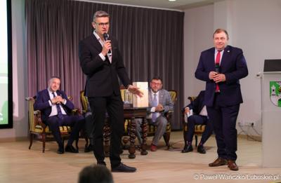 7 maja 2025 r., rok po objęciu stanowiska prezydenta Zielonej Góry, Marcin Pabierowski przedstawił informacje nt. realizacji planów związanych z miastem. W wydarzeniu uczestniczyli wicemarszałkowie województwa – Sebastian Ciemnoczołowski i Grzegorz Potęga.
