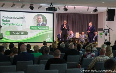 7 maja 2025 r., rok po objęciu stanowiska prezydenta Zielonej Góry, Marcin Pabierowski przedstawił informacje nt. realizacji planów związanych z miastem. W wydarzeniu uczestniczyli wicemarszałkowie województwa – Sebastian Ciemnoczołowski i Grzegorz Potęga.
