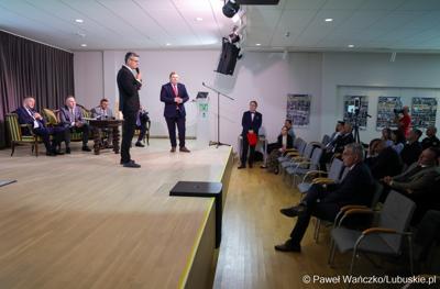 7 maja 2025 r., rok po objęciu stanowiska prezydenta Zielonej Góry, Marcin Pabierowski przedstawił informacje nt. realizacji planów związanych z miastem. W wydarzeniu uczestniczyli wicemarszałkowie województwa – Sebastian Ciemnoczołowski i Grzegorz Potęga.

