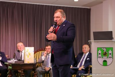 7 maja 2025 r., rok po objęciu stanowiska prezydenta Zielonej Góry, Marcin Pabierowski przedstawił informacje nt. realizacji planów związanych z miastem. W wydarzeniu uczestniczyli wicemarszałkowie województwa – Sebastian Ciemnoczołowski i Grzegorz Potęga.

