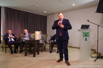 7 maja 2025 r., rok po objęciu stanowiska prezydenta Zielonej Góry, Marcin Pabierowski przedstawił informacje nt. realizacji planów związanych z miastem. W wydarzeniu uczestniczyli wicemarszałkowie województwa – Sebastian Ciemnoczołowski i Grzegorz Potęga.
