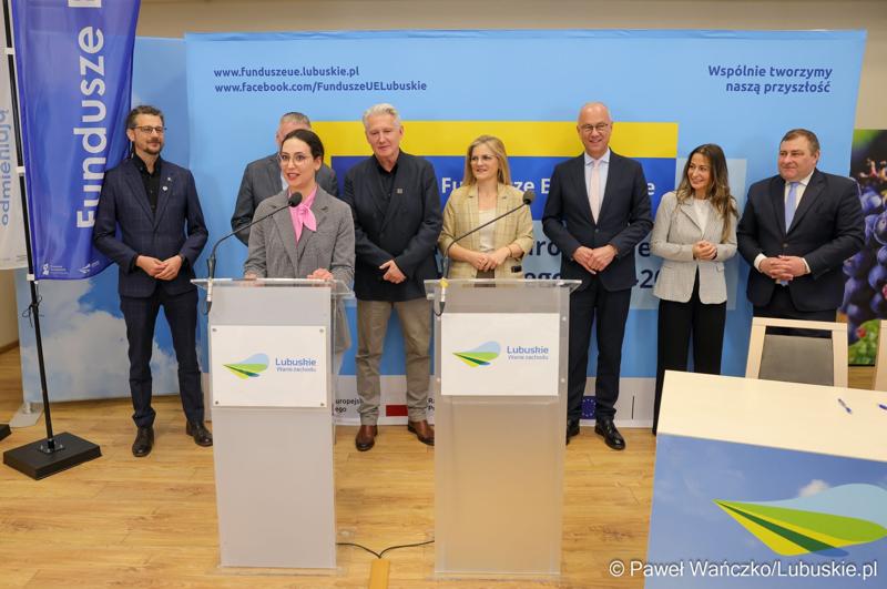 Uczestnicy konferencji prasowej w Urzędzie Marszałkowskim Województwa Lubuskiego