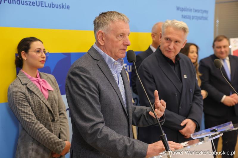Uczestnicy konferencji prasowej w Urzędzie Marszałkowskim Województwa Lubuskiego