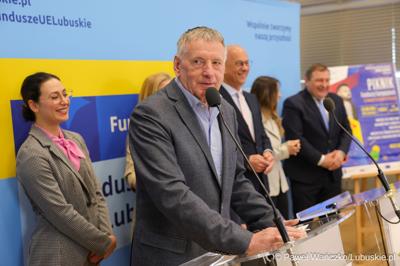 Uczestnicy konferencji prasowej w Urzędzie Marszałkowskim Województwa Lubuskiego