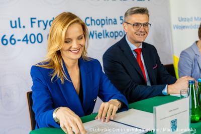 Na pielęgniarstwo w AJP trafiło 5,2 miliona złotych. To część szerszego programu wsparcia, który objął także Uniwersytet Zielonogórski i inne instytucje na łączną kwotę niemal 50 milionów złotych w ciągu ostatniej dekady.