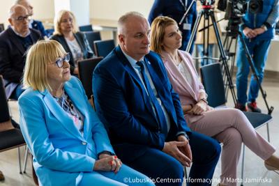 Na pielęgniarstwo w AJP trafiło 5,2 miliona złotych. To część szerszego programu wsparcia, który objął także Uniwersytet Zielonogórski i inne instytucje na łączną kwotę niemal 50 milionów złotych w ciągu ostatniej dekady.