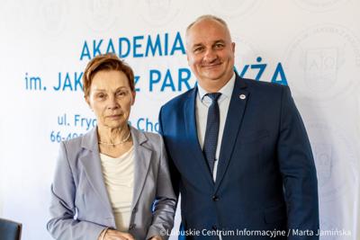 Na pielęgniarstwo w AJP trafiło 5,2 miliona złotych. To część szerszego programu wsparcia, który objął także Uniwersytet Zielonogórski i inne instytucje na łączną kwotę niemal 50 milionów złotych w ciągu ostatniej dekady.