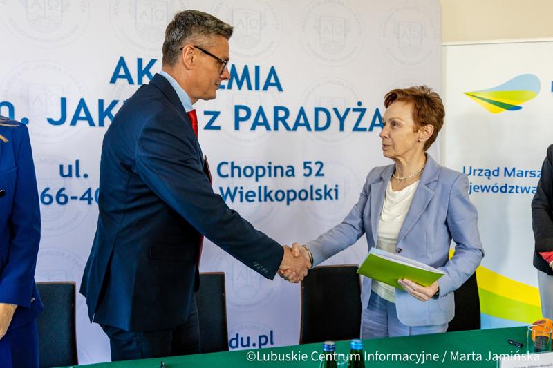 Na pielęgniarstwo w AJP trafiło 5,2 miliona złotych. To część szerszego programu wsparcia, który objął także Uniwersytet Zielonogórski i inne instytucje na łączną kwotę niemal 50 milionów złotych w ciągu ostatniej dekady.