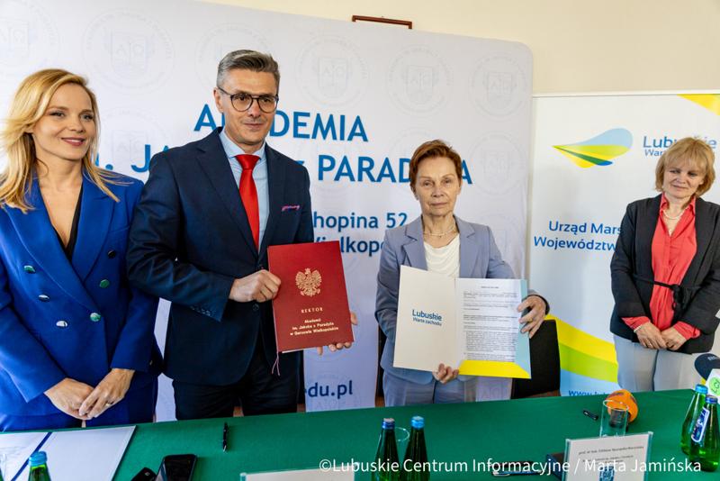Na pielęgniarstwo w AJP trafiło 5,2 miliona złotych. To część szerszego programu wsparcia, który objął także Uniwersytet Zielonogórski i inne instytucje na łączną kwotę niemal 50 milionów złotych w ciągu ostatniej dekady.
