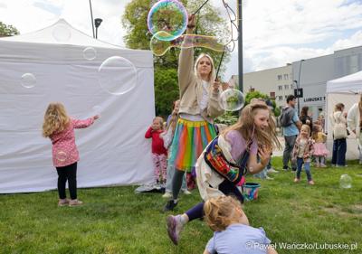Piknik Funduszy Europejskich 2025 w Zielonej Górze na pl. Teatralnym w Zielonej Górze
