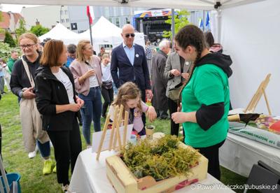 Piknik Funduszy Europejskich 2025 w Zielonej Górze na pl. Teatralnym w Zielonej Górze