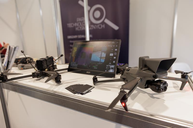 15 maja 2025 r. w Aeroklubie Ziemi Lubuskiej w Zielonej Górze-Przylepie odbyły się Targi AIR DRONE EXPO LUBUSKIE 2025.
